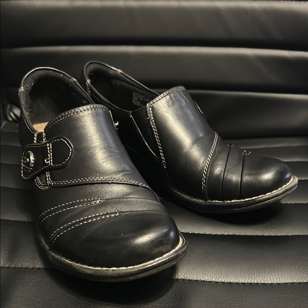 Earth Origins Black Leather Loafers